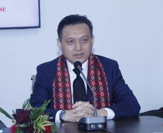 चिनियाँ राजदूत सात सदस्यीय टोलीसहित लोमान्थाङमा
